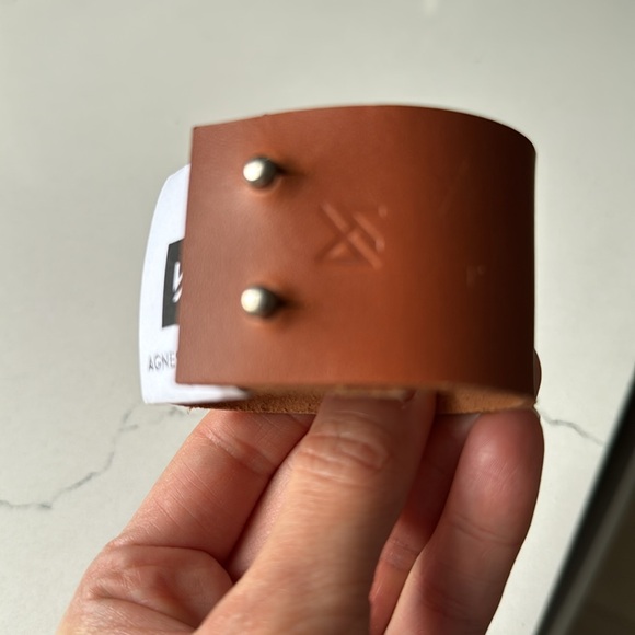 NWT Agnes Kovacs tan leather and silver metal cuff bracelet - Picture 2 of 4